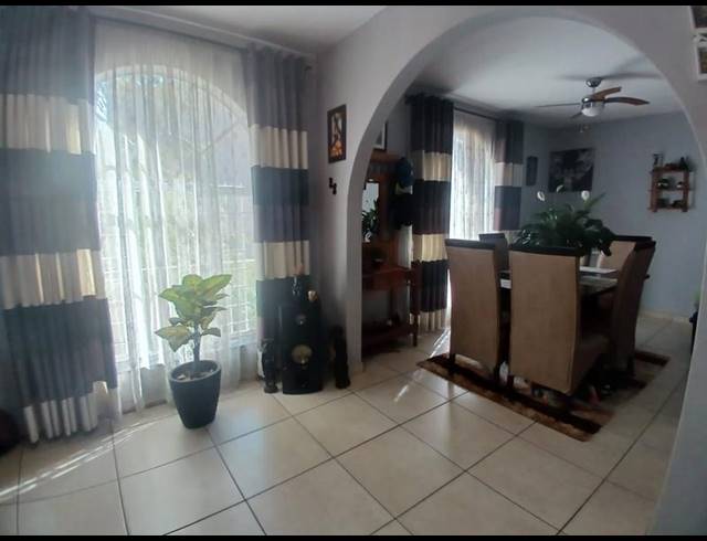 2 BEDROOM TOWNHOUSE FOR SALE IN SOUTH CREST